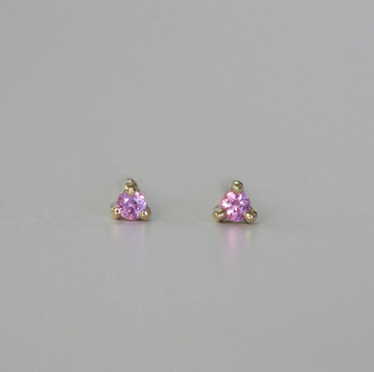 1.5 mm Pink Sapphire Dot Stud (Single)