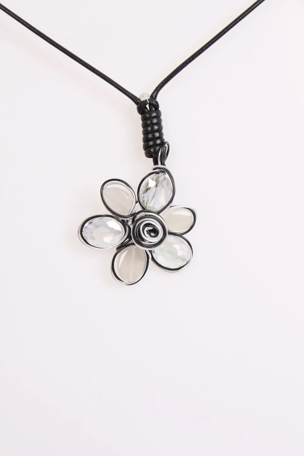 Long Lagen Look Necklace Flower with Stone and AB