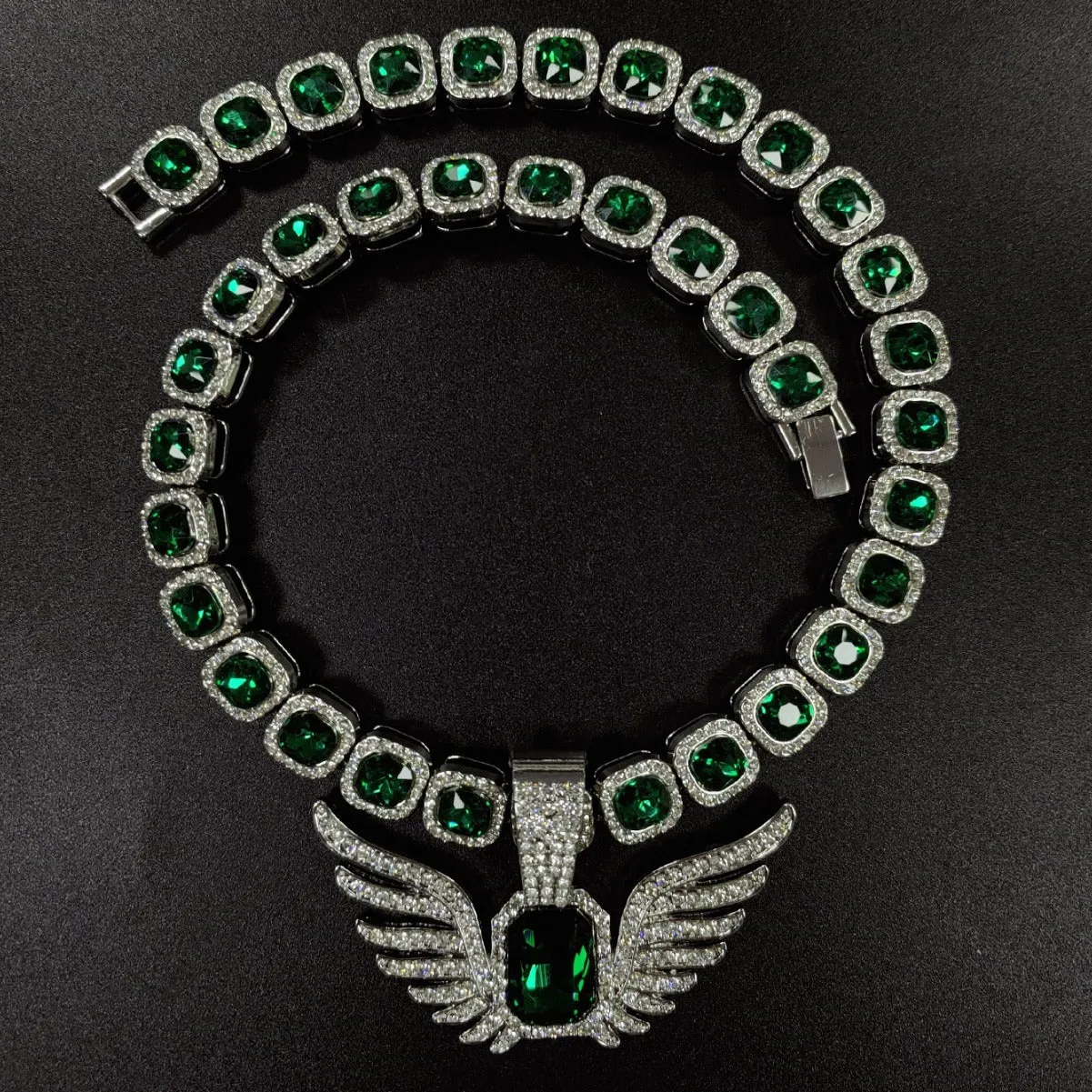 Silver Inlaid Green Gemstone Necklace - Green Diamond Wings