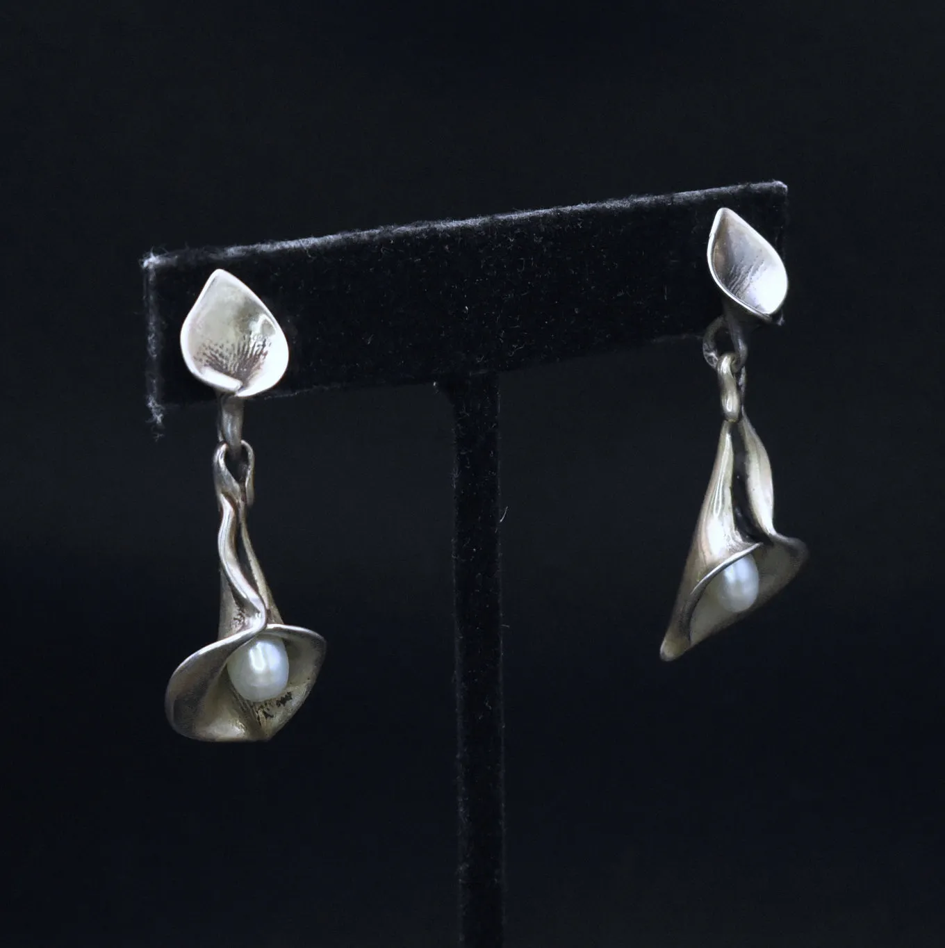 Stunning Vintage Sterling Silver and Pearl Calla Lily Necklace and Earrings Set